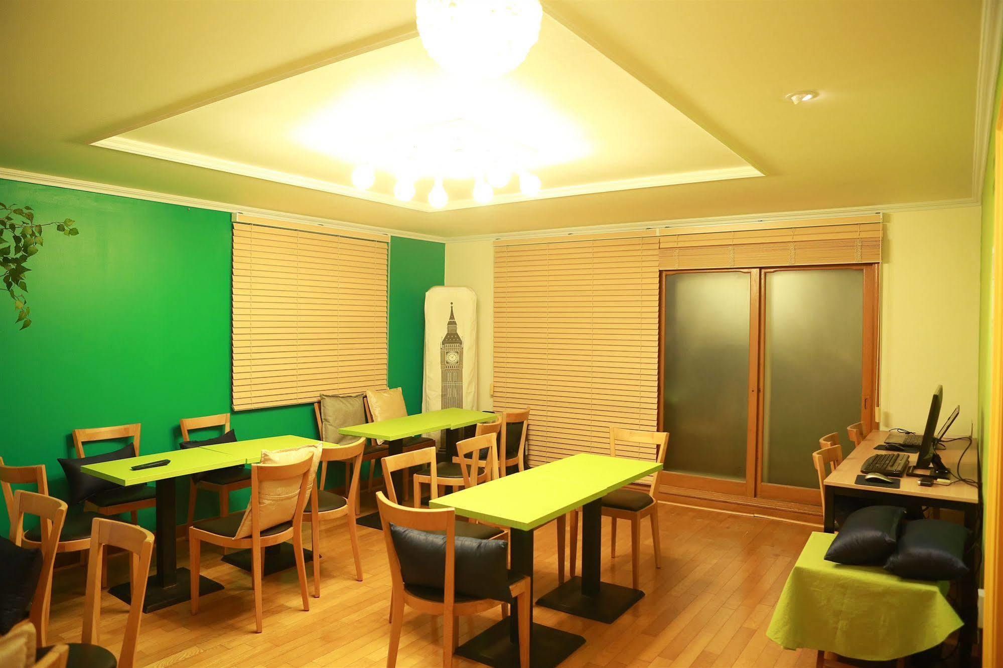 Moon Hostel Seul Esterno foto